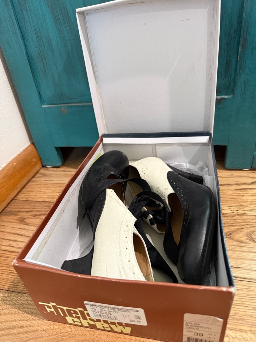 chelsea crew Black and Cream Lace-Up Heels